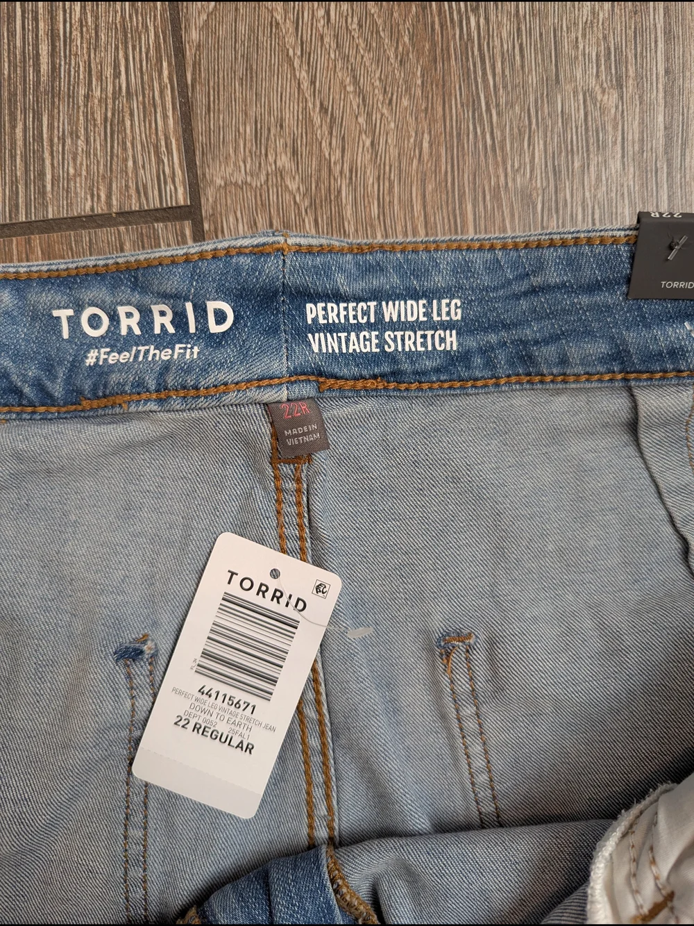 NWT Torrid Perfect Wide Leg Vintage Stretch Twisted Seam Jeans Size 22 Reg New - Picture 6 of 11